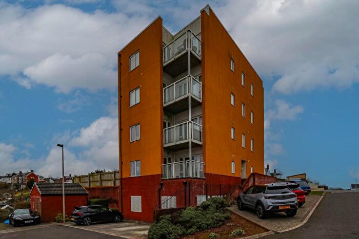2 Bedroom Apartment To Rent In Pearse Close, Penarth, CF64