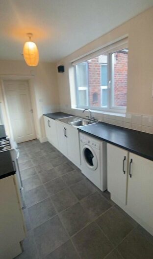 3 Bedroom Flat To Rent In Dilston Road, Newcastle Upon Tyne, NE4