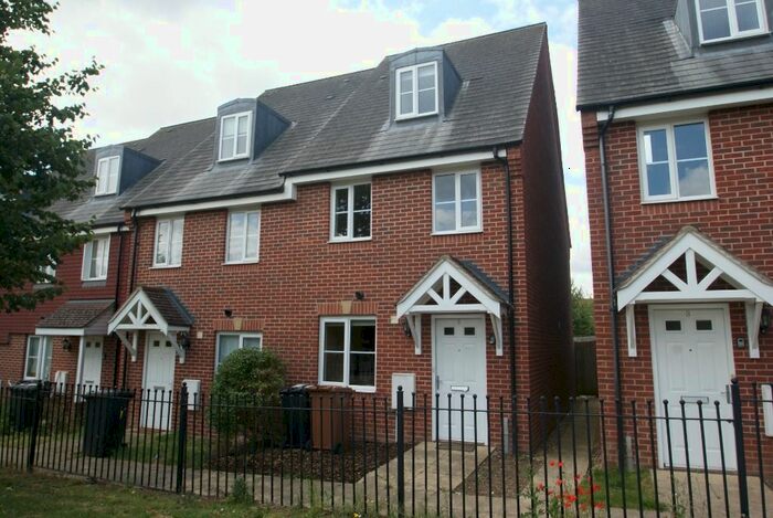 3 Bedroom End Of Terrace House To Rent In Pasture Walk, Augusta Park, Andover, SP11
