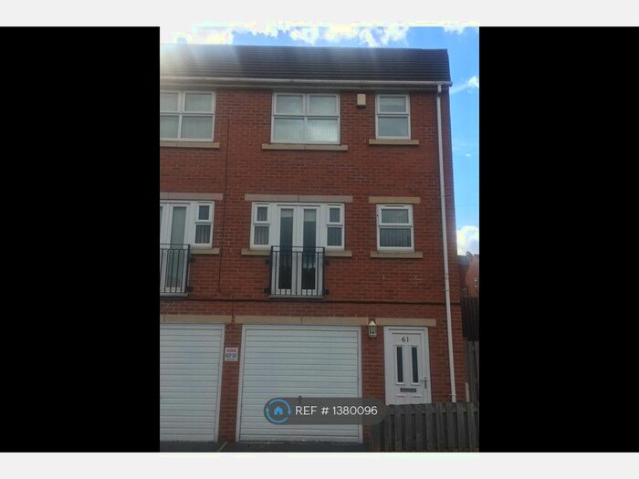 2 Bedroom End Of Terrace House To Rent In Cow Close Road, Leeds, LS12