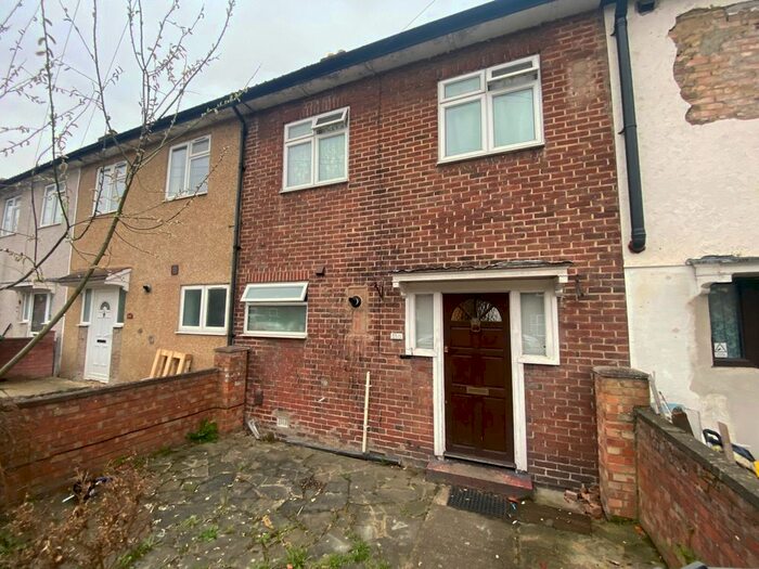 3 Bedroom Terraced House To Rent In Oakridge Road, Bromley, BR1