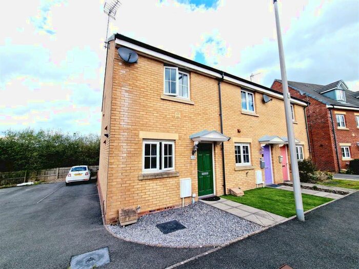 2 Bedroom End Of Terrace House To Rent In Lonydd Glas, Llanharan, Pontyclun, CF72