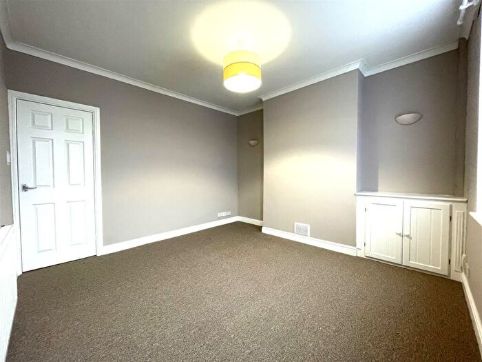 2 Bedroom End Of Terrace House To Rent In North Gate, Newark, NG24