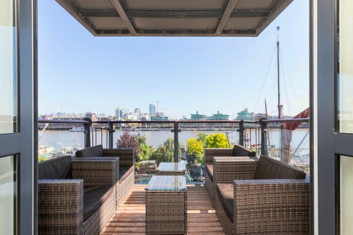 2 Bedroom Flat To Rent In Mill Street, London, SE1