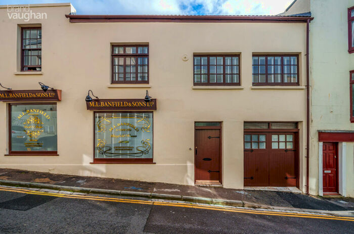 4 Bedroom Semi-Detached House To Rent In Little Western Street, Brighton, East Sussex, BN1