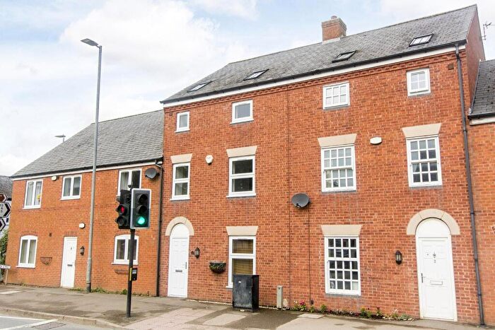 4 Bedroom Town House To Rent In High Street, Husbands Bosworth, Lutterworth, LE17