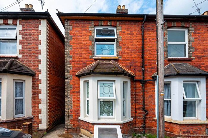 4 Bedroom Semi-Detached House To Rent In Sycamore Road, Guildford, GU1