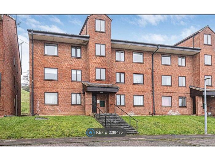 2 Bedroom Flat To Rent In Tippett Rise, Reading, RG2