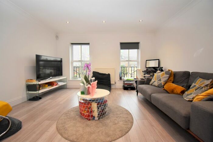 4 Bedroom Flat To Rent In Napier Court, Somertrees Avenue, London SE12