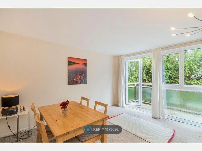 3 Bedroom Flat To Rent In Heathfield Court, Sutton, SM2