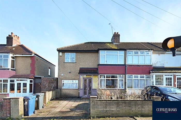 4 Bedroom End Terrace House For Sale In Federal Road, Perivale, Middlesex, UB6
