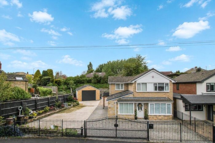 4 Bedroom Detached House For Sale In Teall Court, Ossett, WF5