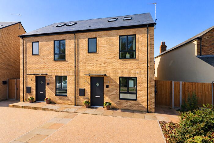 4 Bedroom Semi Detached House For Sale In Victoria Close, Rickmansworth, Hertfordshire, WD3