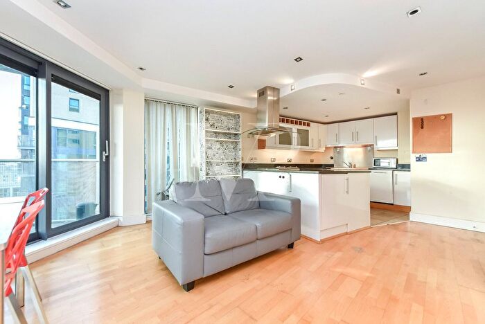 2 Bedroom Flat To Rent In Millharbour, Greater London, E14