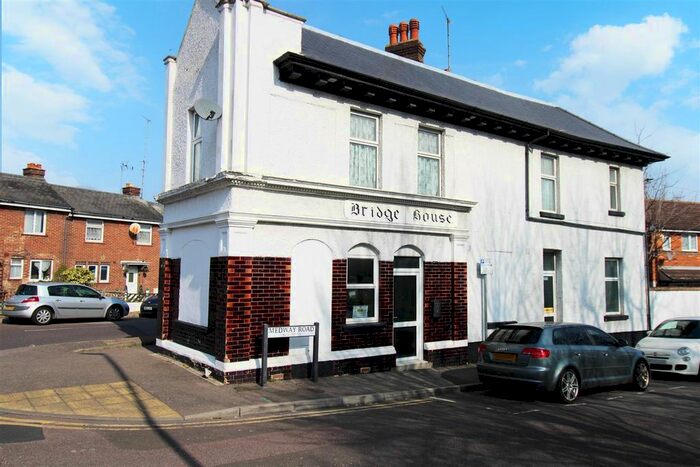 1 Bedroom Property To Rent In Medway Road, Gillingham, ME7