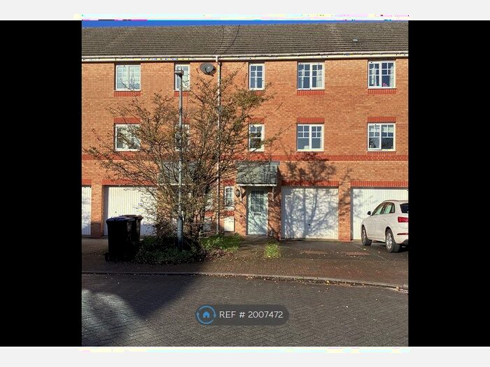 3 Bedroom Terraced House To Rent In Izod Road, Rugby, CV21