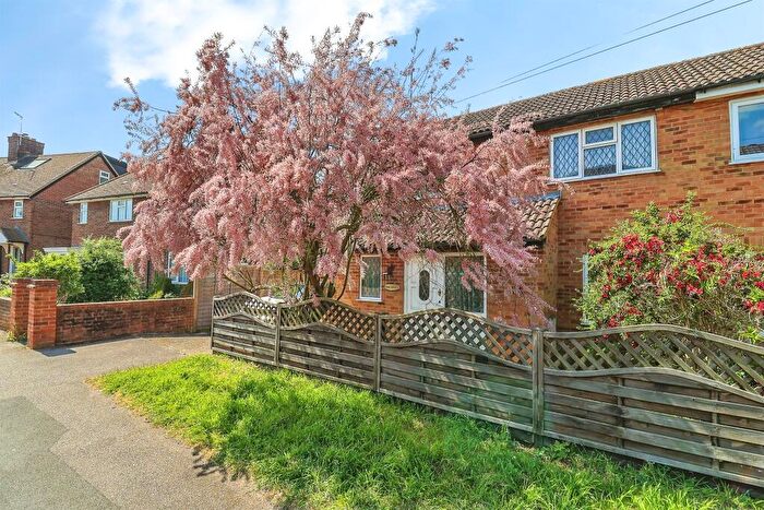 3 Bedroom Semi-Detached House For Sale In Doggett Street, Leighton Buzzard, LU7