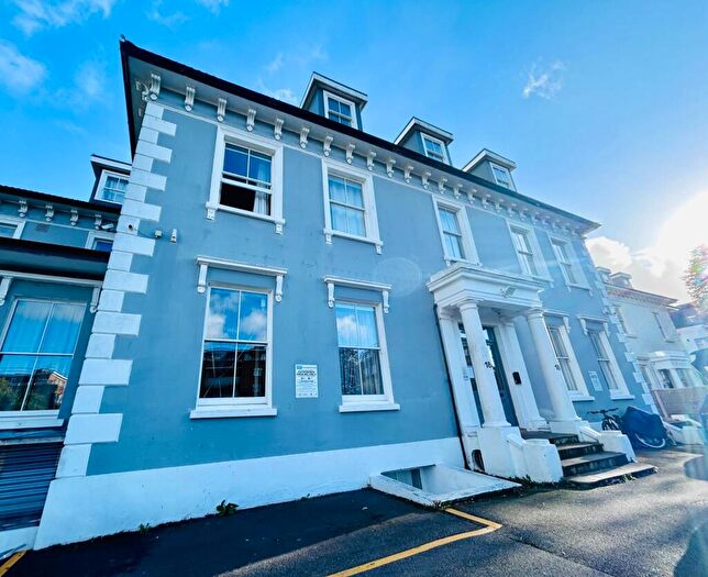 3 Bedroom Apartment To Rent In Wellington Road, Brighton, BN2