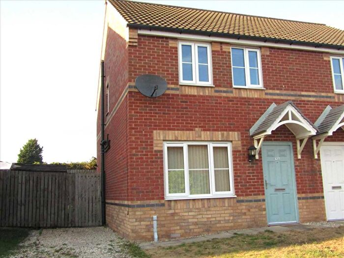 3 Bedroom Semi-Detached House To Rent In Connaught Road, Scunthorpe, DN15