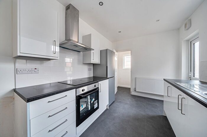 3 Bedroom Terraced House To Rent In Byron Road, Gillingham, ME7