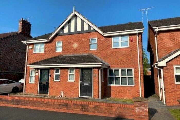 3 Bedroom Semi-Detached House To Rent In Atholl Avenue, Crewe, CW2