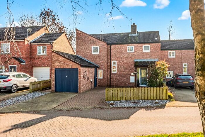 4 Bedroom Link Detached House For Sale In Holly Close, Full Sutton, East Riding Of Yorkshire, YO41