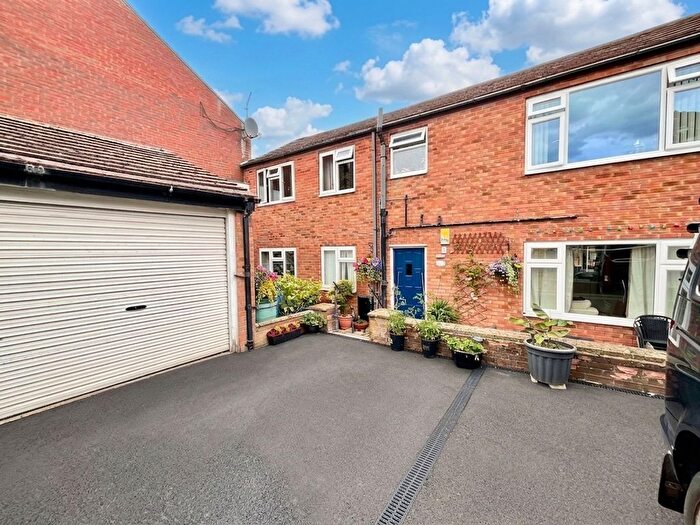2 Bedroom Flat For Sale In Scarborough, YO11