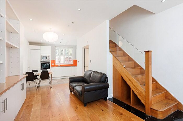 3 Bedroom Detached House To Rent In Token Yard, London, SW15