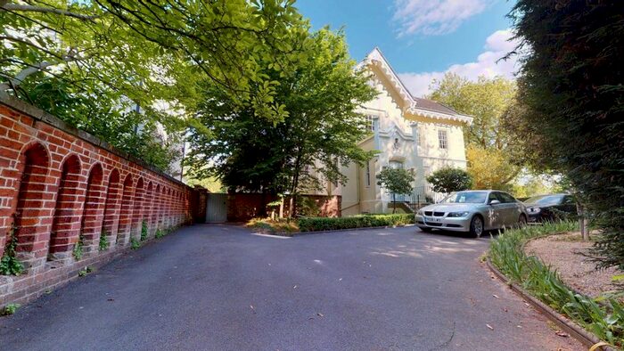 2 Bedroom Flat To Rent In Pittville Lawn, Cheltenham, GL52