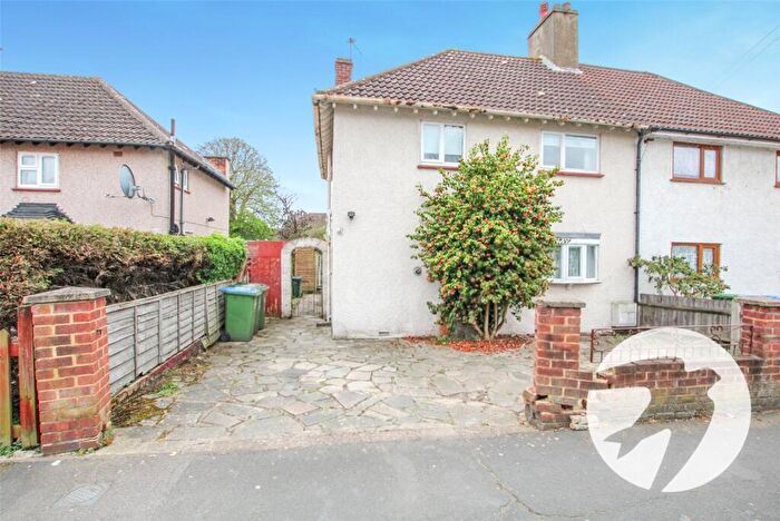 3 Bedroom Semi Detached House For Sale In Horsfeld Road, London, SE9