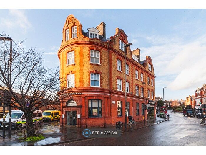 3 Bedroom Flat To Rent In Bank Chambers, London, SE24