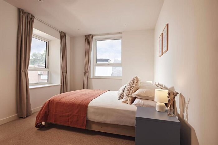 2 Bedroom Flat To Rent In South Street, Exeter, EX1