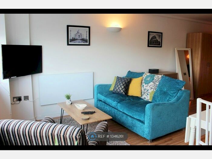 1 Bedroom Flat To Rent In Marco Island, Nottingham, NG1