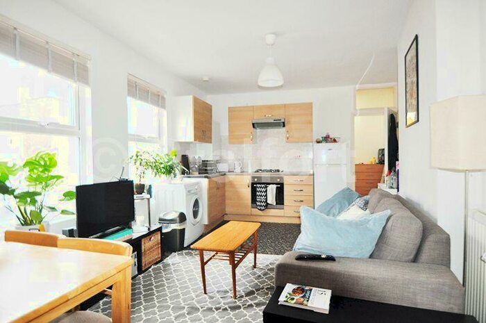 2 Bedroom Flat To Rent In Stoke Newington High Street, London, N16