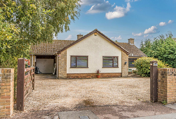 3 Bedroom Bungalow For Sale In Wroslyn Road, Freeland, Witney, Oxfordshire, OX29