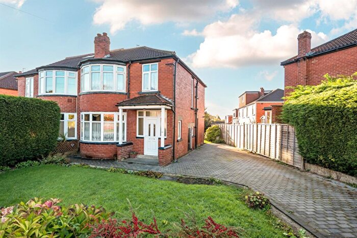 3 Bedroom Semi-Detached House For Sale In West Park Drive West, Roundhay, LS8