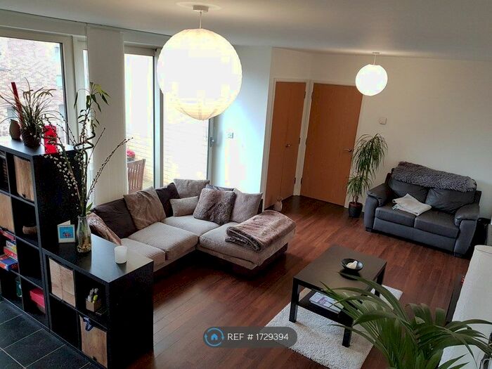 2 Bedroom Flat To Rent In Oxley Square, London, E3