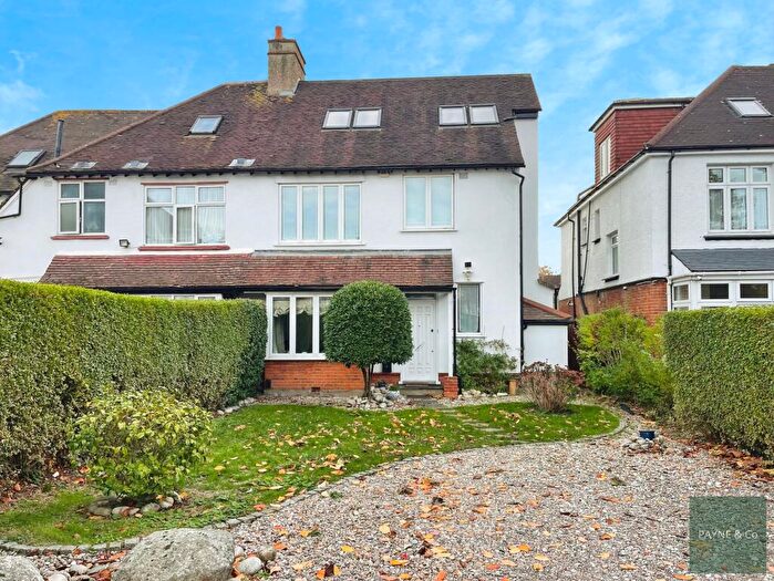 4 Bedroom Semi Detached House For Sale In The Square, Ilford, IG1