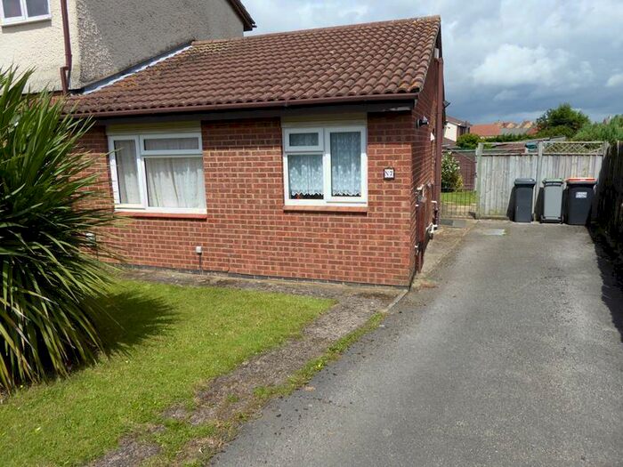 2 Bedroom Bungalow To Rent In Ashridge Drive, Bedford, MK41