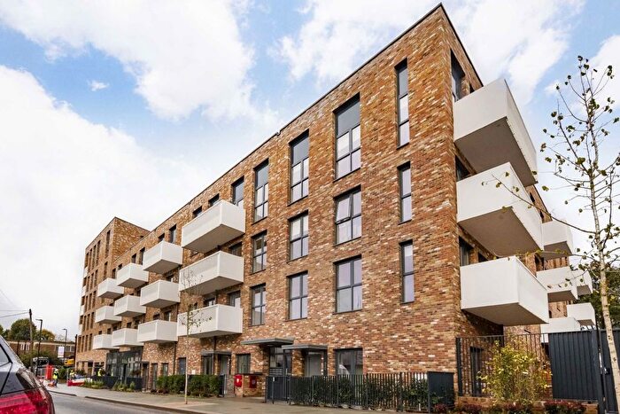 1 Bedroom Flat To Rent In Enfield Road, London, W3