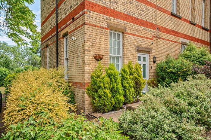 2 Bedroom End Of Terrace House For Sale In Eastman Way, Epsom, KT19