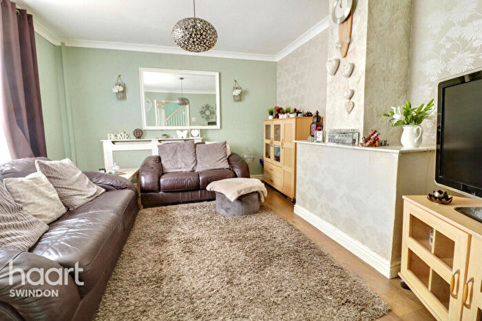 3 Bedroom Semi-Detached House For Sale In Beech Avenue, Swindon, SN2