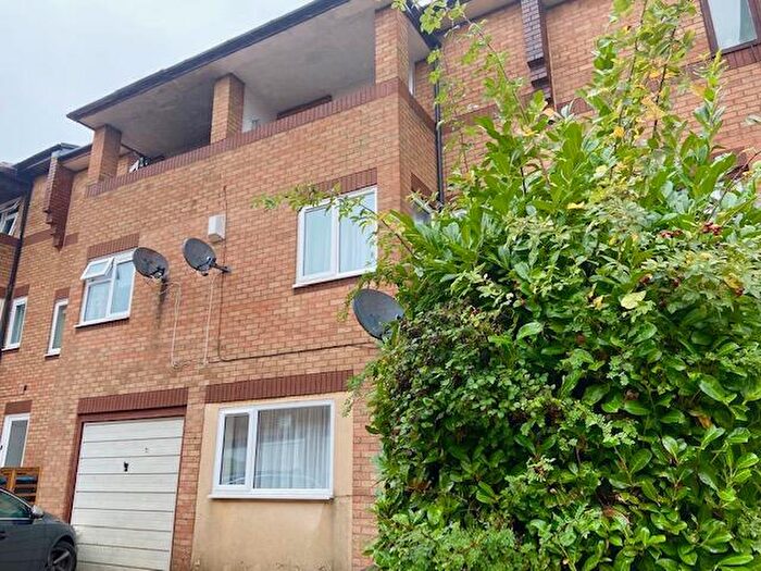 4 Bedroom Terraced House To Rent In Appleyard Place, Oldbrook, Milton Keynes, MK6
