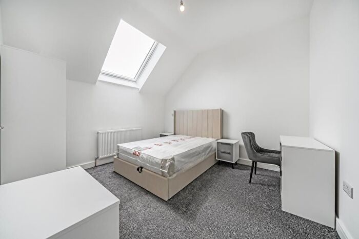 3 Bedroom Terraced House To Rent In Hmo Eighth Avenue De, Aylesbury, HP21