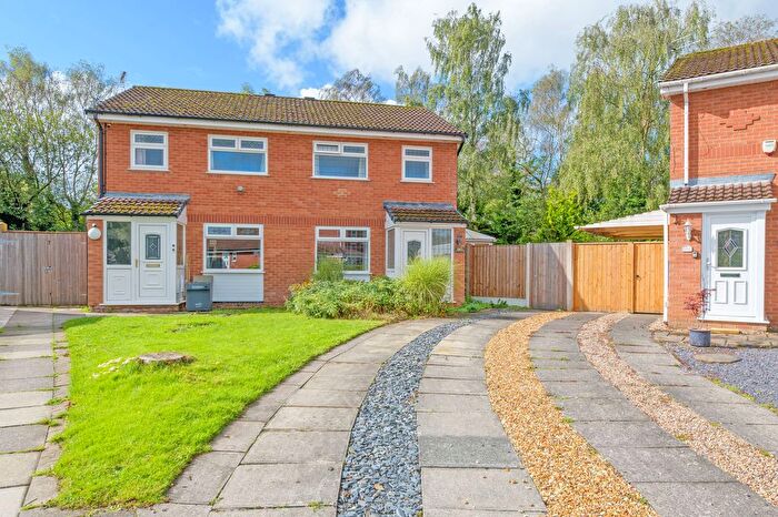 3 Bedroom Semi-Detached House For Sale In Livingstone Close, Old Hall, WA5