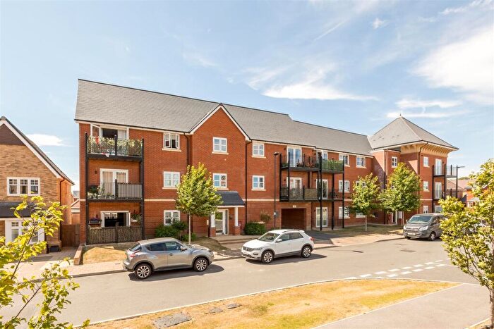 2 Bedroom Apartment For Sale In Empress Drive, Wallingford, OX10