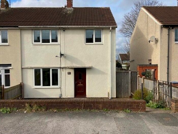 3 Bedroom Semi-Detached House To Rent In Attlee Road, Bentley, Walsall, WS2