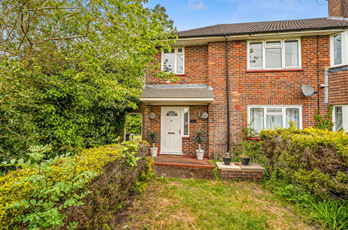 3 Bedroom Maisonette For Sale In Attfield Close, Ash, Surrey, GU12