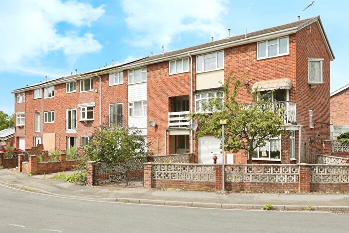 3 Bedroom End Of Terrace House For Sale In Armstrong Road, Retford, DN22