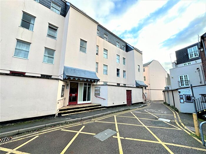 2 Bedroom Flat To Rent In High Street, Cheltenham, GL52